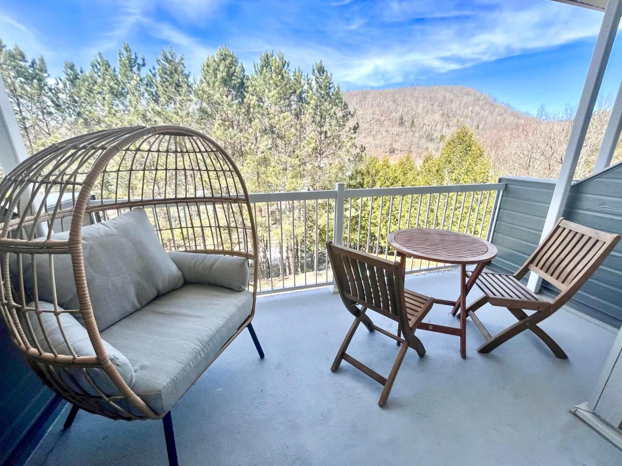 Condo Moderne, Escapade Vacance, Vue Sur Montagnes Luaran gambar